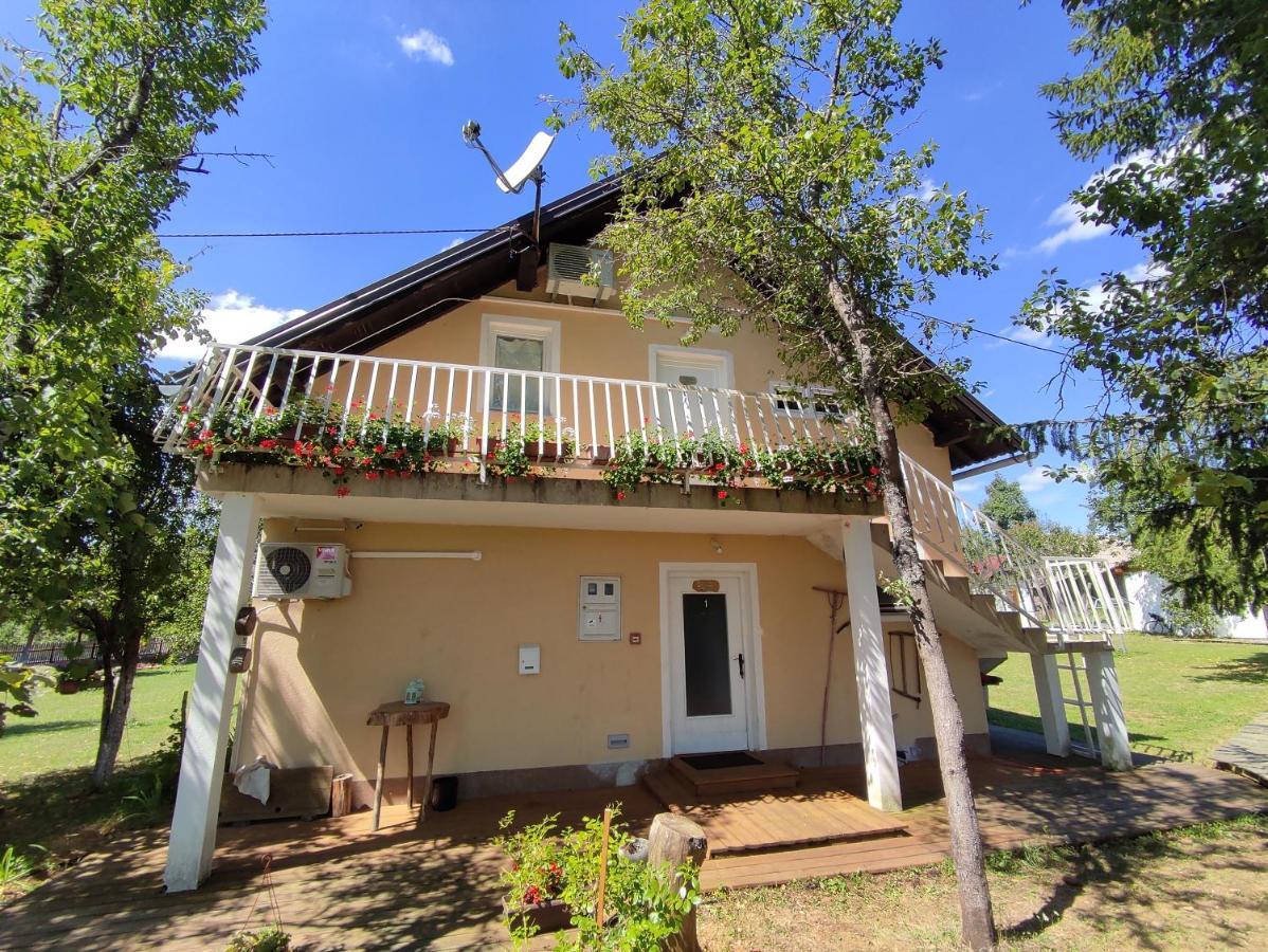 Apartments Eco Forest Resort Rakovica Exteriör bild