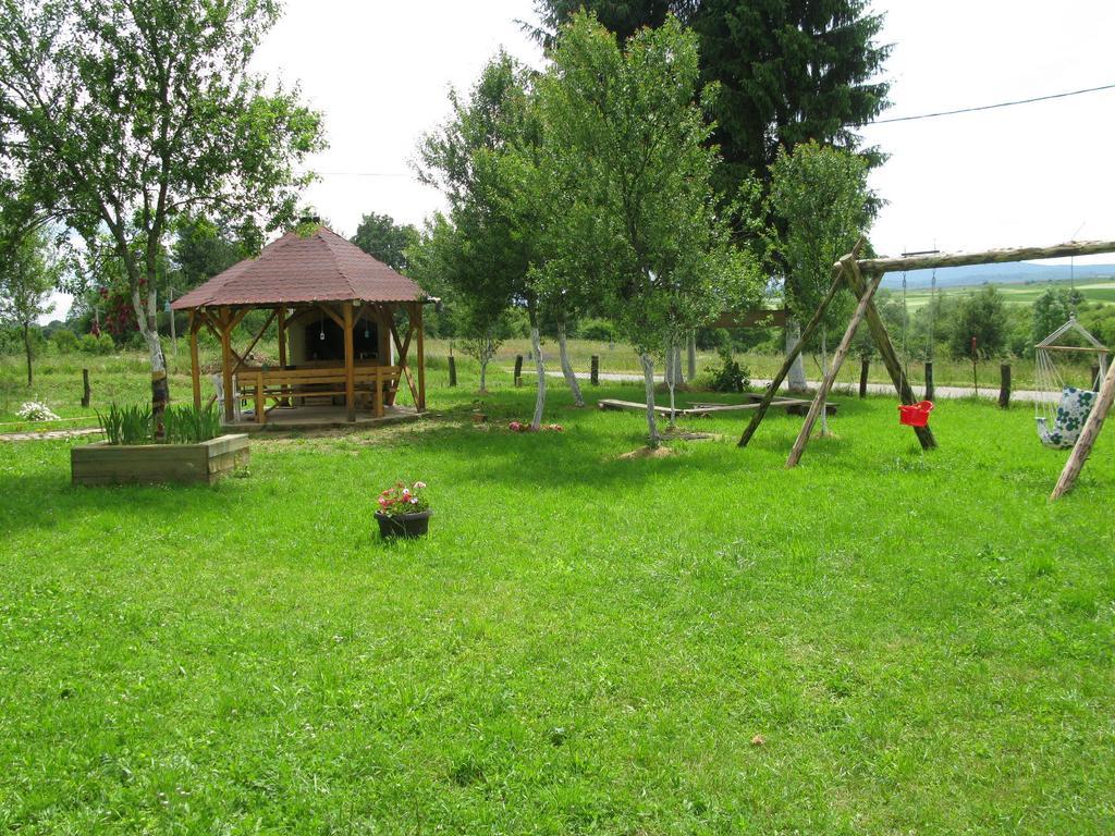 Apartments Eco Forest Resort Rakovica Exteriör bild