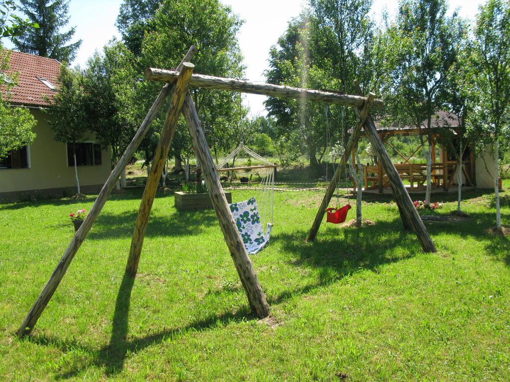 Apartments Eco Forest Resort Rakovica Exteriör bild